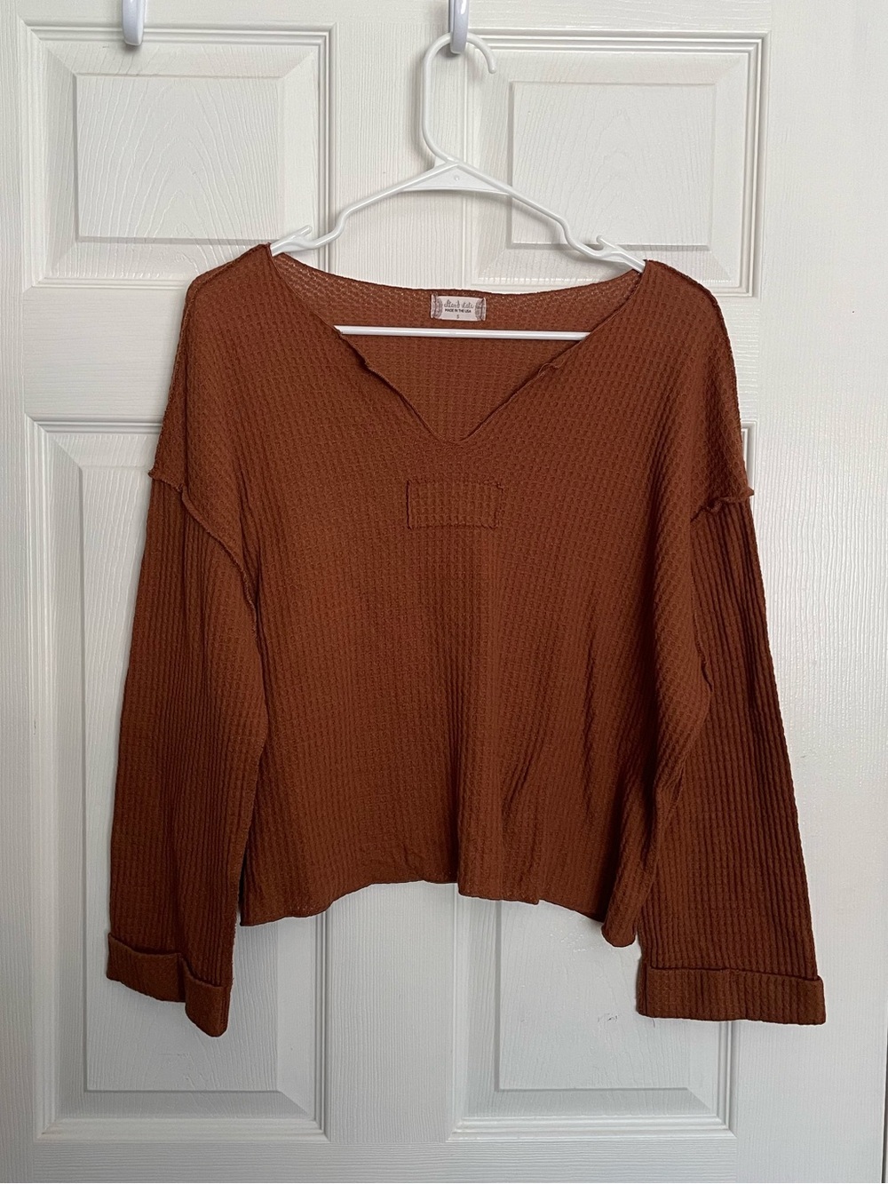 Altar’d State Women’s size Small Rust Waffle Knit V-Neck Long Sleeve Top